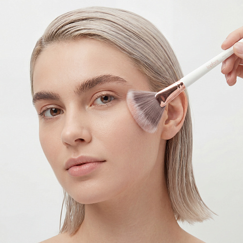 TOP FACE Кисть для хайлайтера, F22